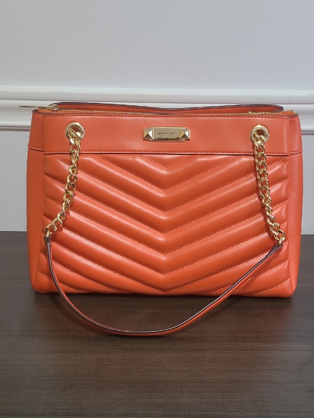 Michael Kors - Whitney Medium Quilted Tote Bag - Picture 3 of 11